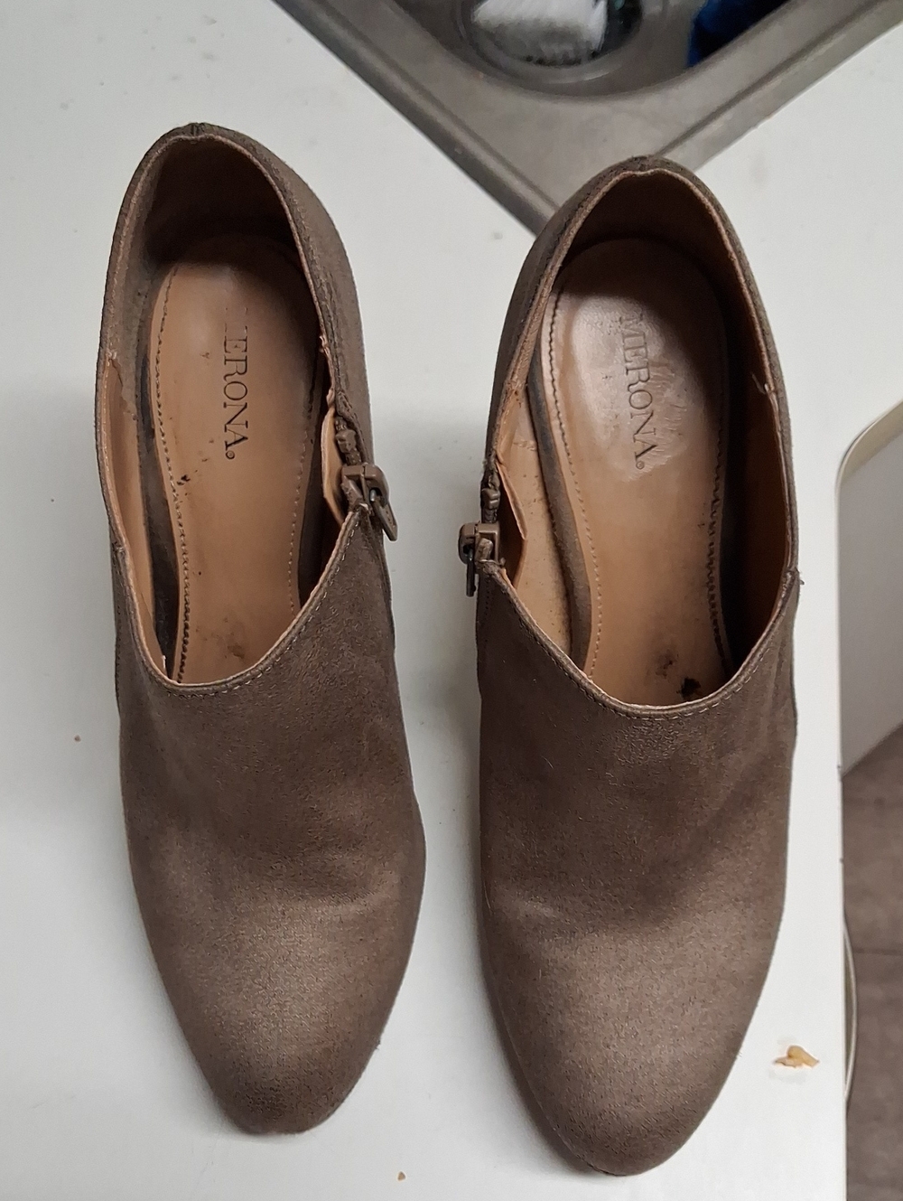 Versona Women's Taupe Brown Suede Slip-On Mules